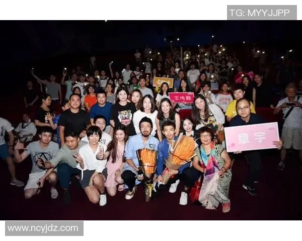 足球明星与粉丝共同书写梦想之约携手前行的温暖故事 足球明星与粉丝共同书写梦想之约携手前行的温暖故事