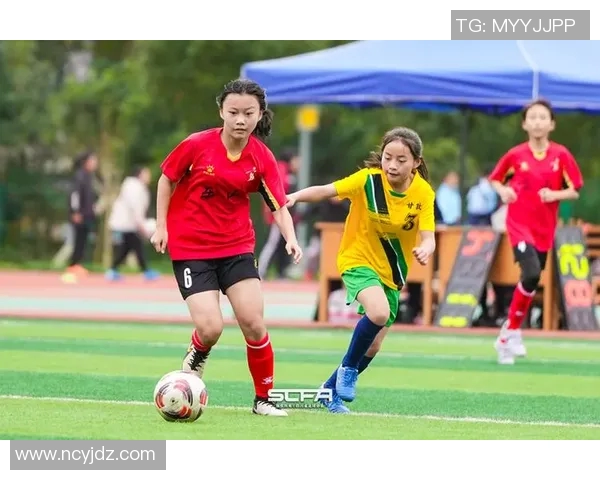 足球明星女儿七妹的成长故事与她的足球梦想之路